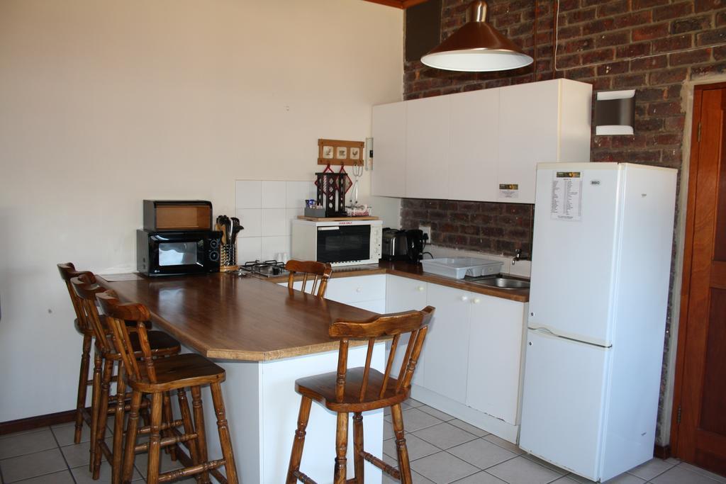 Ohannas Bnb & Self Catering Плеттенберг-Бей Экстерьер фото
