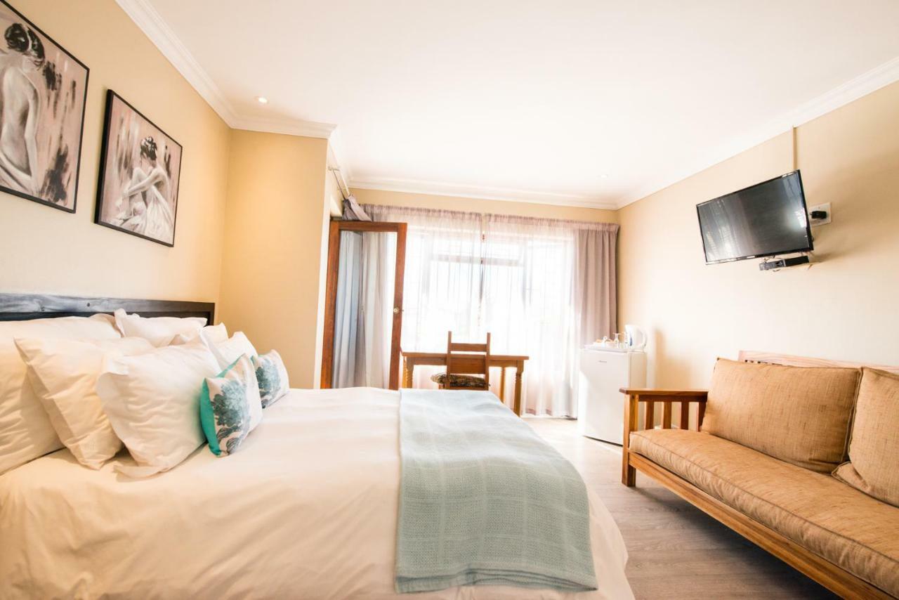 Ohannas Bnb & Self Catering Плеттенберг-Бей Экстерьер фото